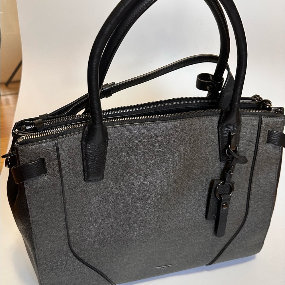 Tumi women’s laptop briefcase shoulder tote black and grey